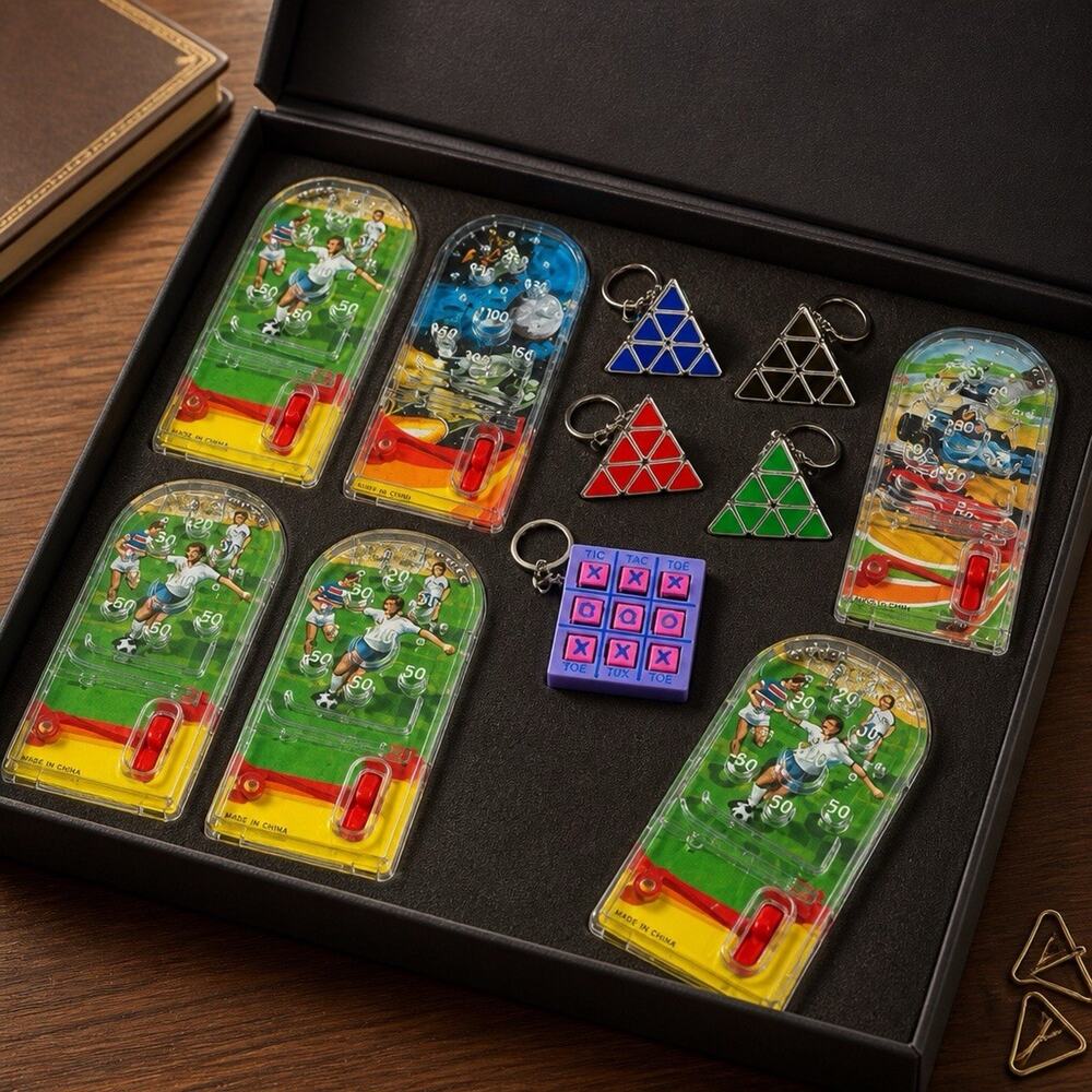 Lot Of 11 Vintage Puzzles Key Chains & Pinball Handheld Tic Tac Toe NWOT